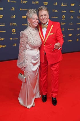 Hans-Jürgen Beyer mit Ehefrau Manuela Hebestreit - *Roter Teppich* VERLEIHUNG GOLDENE HENNE 2026 in der Messe Leipzig am 04.09.2026