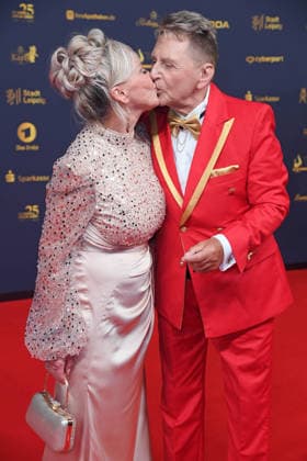 Hans-Jürgen Beyer mit Ehefrau Manuela Hebestreit - *Roter Teppich* VERLEIHUNG GOLDENE HENNE 2026 in der Messe Leipzig am 04.09.2026