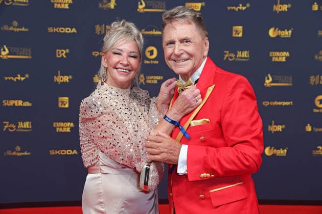 Hans-Jürgen Beyer mit Ehefrau Manuela Hebestreit - *Roter Teppich* VERLEIHUNG GOLDENE HENNE 2026 in der Messe Leipzig am 04.09.2026