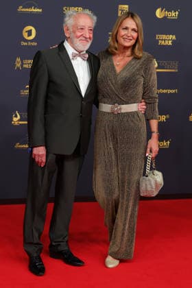 Verleihung Goldene Henne 2026 Dieter Hallervorden mit Ehefrau Christiane Hallervorden auf dem roten Teppich. Verleihung der Goldenen Henne 2026 am 04.09.2026 in der Leipziger Messe, Halle 1. Leipzig, Sachsen, Deutschland.