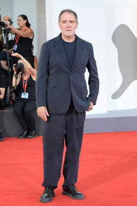 Valerio Mastandrea bei der Premiere des Kinofilms La cittÃ dei vivi auf der Biennale di Venezia 2023 83. Internationale Filmfestspiele von Venedig im Palazzo del Cinema. Venedig, 04.09.2026