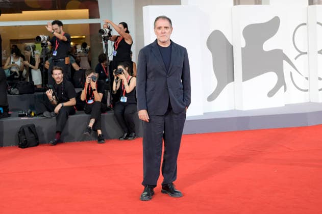 Valerio Mastandrea bei der Premiere des Kinofilms La cittÃ dei vivi auf der Biennale di Venezia 2023 83. Internationale Filmfestspiele von Venedig im Palazzo del Cinema. Venedig, 04.09.2026