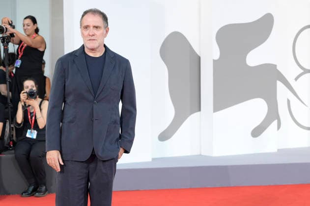 Valerio Mastandrea bei der Premiere des Kinofilms La cittÃ dei vivi auf der Biennale di Venezia 2023 83. Internationale Filmfestspiele von Venedig im Palazzo del Cinema. Venedig, 04.09.2026