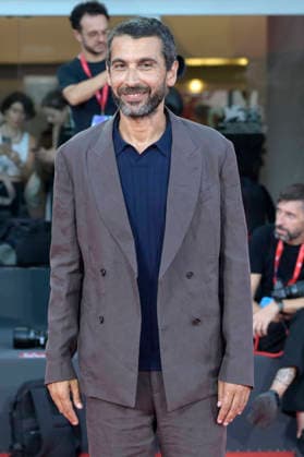 Edoardo Gabbriellini bei der Premiere des Kinofilms La cittÃ dei vivi auf der Biennale di Venezia 2023 83. Internationale Filmfestspiele von Venedig im Palazzo del Cinema. Venedig, 04.09.2026