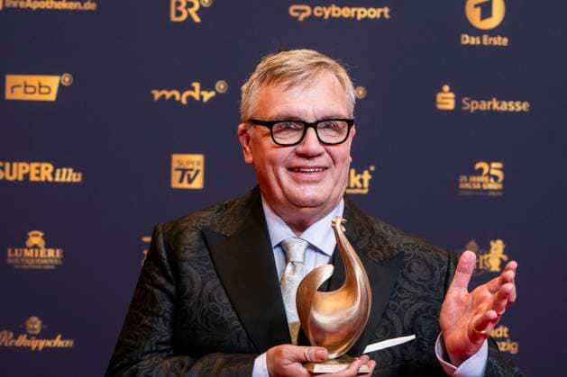 ABB GOLDHENNE- Hape Kerkeling Preistraeger mit Henne zu Gast auf dem roten Teppich zu der Verleihung der 32.Goldenen Henne Publikumspreis Neue Messe Leipzig am 04.09.2026 in Leipzig Sachsen Deutschland