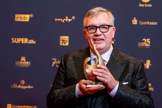 ABB GOLDHENNE- Hape Kerkeling Preistraeger mit Henne zu Gast auf dem roten Teppich zu der Verleihung der 32.Goldenen Henne Publikumspreis Neue Messe Leipzig am 04.09.2026 in Leipzig Sachsen Deutschland