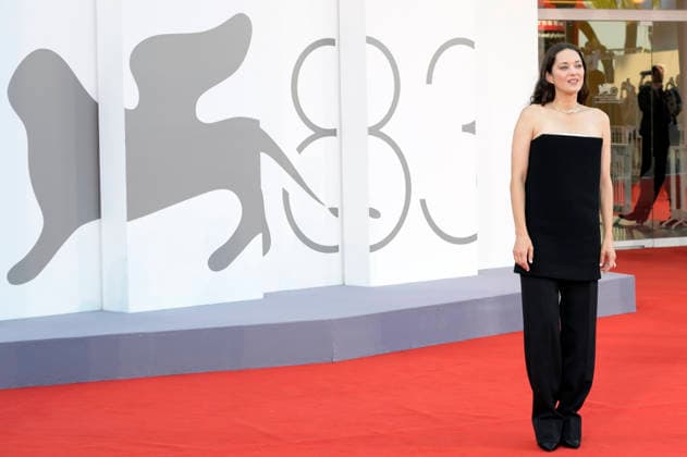 Marion Cotillard bei der Premiere des Kinofilms Mr. Nelson, Did You Kill People Nelson-san, anata wa hito o koro shimashita ka? auf der Biennale di Venezia 2023 83. Internationale Filmfestspiele von Venedig im Palazzo del Cinema. Venedig, 04.09.2026