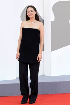 Marion Cotillard bei der Premiere des Kinofilms Mr. Nelson, Did You Kill People Nelson-san, anata wa hito o koro shimashita ka? auf der Biennale di Venezia 2023 83. Internationale Filmfestspiele von Venedig im Palazzo del Cinema. Venedig, 04.09.2026