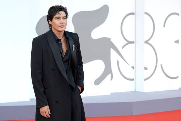 Cristiano Caccamo bei der Premiere des Kinofilms Mr. Nelson, Did You Kill People Nelson-san, anata wa hito o koro shimashita ka? auf der Biennale di Venezia 2023 83. Internationale Filmfestspiele von Venedig im Palazzo del Cinema. Venedig, 04.09.2026