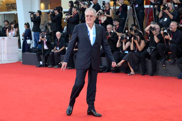 Geoffrey Rush bei der Premiere des Kinofilms Mr. Nelson, Did You Kill People Nelson-san, anata wa hito o koro shimashita ka? auf der Biennale di Venezia 2023 83. Internationale Filmfestspiele von Venedig im Palazzo del Cinema. Venedig, 04.09.2026