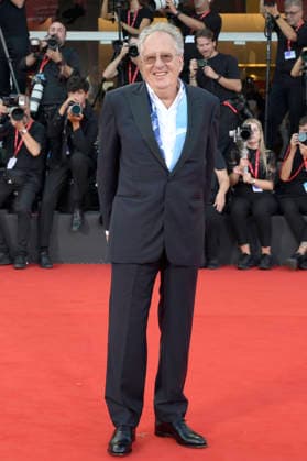 Geoffrey Rush bei der Premiere des Kinofilms Mr. Nelson, Did You Kill People Nelson-san, anata wa hito o koro shimashita ka? auf der Biennale di Venezia 2023 83. Internationale Filmfestspiele von Venedig im Palazzo del Cinema. Venedig, 04.09.2026
