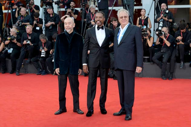 Shinya Tsukamoto, Rodney Hicks und Geoffrey Rush bei der Premiere des Kinofilms Mr. Nelson, Did You Kill People Nelson-san, anata wa hito o koro shimashita ka? auf der Biennale di Venezia 2023 83. Internationale Filmfestspiele von Venedig im Palazzo del Cinema. Venedig, 04.09.2026