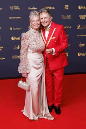 Hans-Jürgen Beyer mit Partnerin Manuela Hebestreit bei der 32. Verleihung der Goldenen Henne 2026 in der Leipziger Messe. Leipzig, 04.09.2026