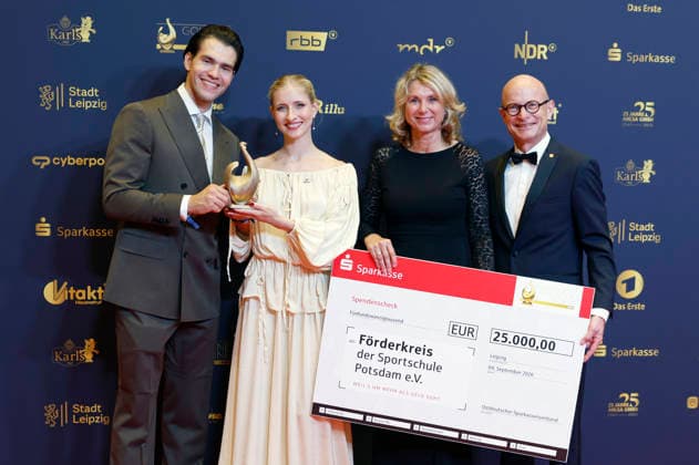 Nikita Volodin und Minerva Hase mit Gästen bei der 32. Verleihung der Goldenen Henne 2026 in der Leipziger Messe. Leipzig, 04.09.2026