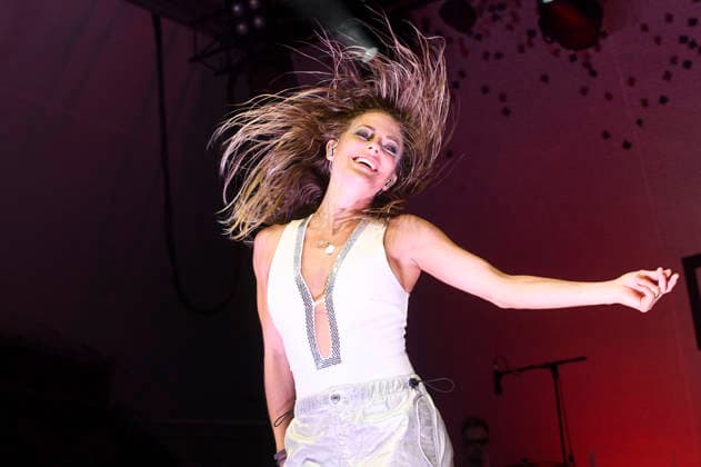 Sandy Mölling von den No Angels bei einem Konzert der TwentyFive Live -Jubiläumstour auf der Parkbühne. Hannover, 04.09.2026