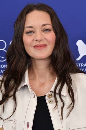 83rd Venice Film Festival Photocall with Marion Cotillard 83rd Venice Film Festival Venice International Film Festival Marion Cotillard attends the BIENNALE COLLEGE CINEMA 15th Edition photocall Photos by Thomas Bohlen Starface 459423 2026 09 05 Venice Italy  Copyright: xThomasxBohlenx STAR_459423_010