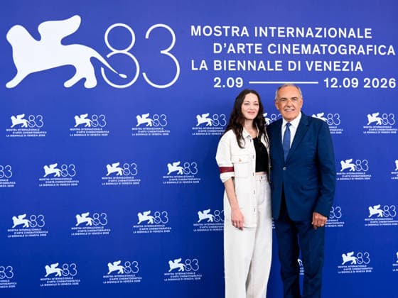 IPA88141013 - Venice, 83rd Venice International Film Festival 2026 - Day 4. Biennale College Cinema photocall. Pictured: Marion Cotillard, Alberto Barbera  Copyright: xAlbertoxTerenghix xPoolxPhotoxEventsx08x 88141013