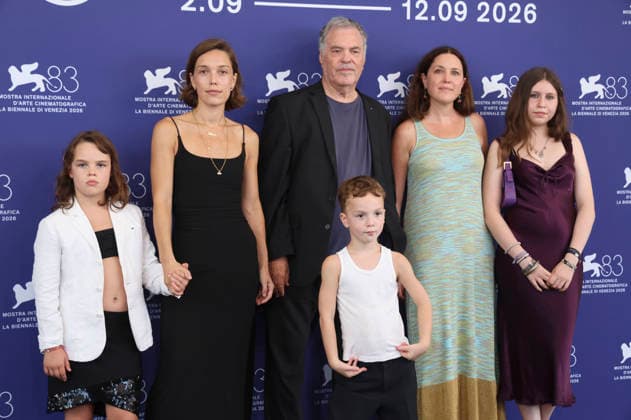 Sara Arenberg Gitai, Amos Gitai, Keren Gitai und Gäste beim Photocall zum Dokumentarfilm The Road to Jericho auf der Biennale di Venezia 2026 83. Internationale Filmfestspiele von Venedig im Palazzo del Casino. Venedig, 05.09.2026