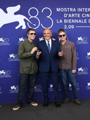 IPA88144583 - Venice, 83rd Venice International Film Festival 2026 - Day 4 - Photocall for Oasis: Don t Look Back in Anger - Pictured: Liam Gallagher, ALBERTO BARBERA, Noel Gallagher  Copyright: xAlbertoxTerenghix xPoolxPhotoxEventsx08x 88144583