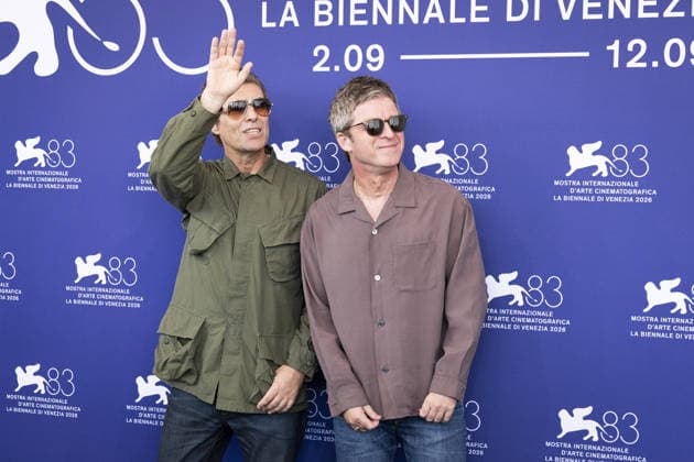 Oasis: Don t Look Back in Anger Photocall - The 83rd Venice International Film Festival VENICE, ITALY - SEPTEMBER 05: Liam Gallagher (L) and Noel Gallagher (R) attend the Oasis: Don t Look Back in Anger Photocall during the 83rd Venice International Film Festival at Palazzo del Casino on September 05, 2026 in Venice, Italy. Primo Barol Anadolu Venice Italy. Editorial use only. Please get in touch for any other usage.  Copyright: x2026xAnadoluxPrimoxBarolx