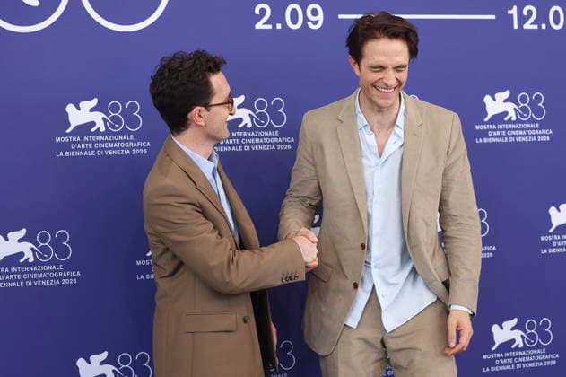Lance Oppenheim und Robert Pattinson beim Photocall zum Kinofilm Primetime auf der Biennale di Venezia 2026 83. Internationale Filmfestspiele von Venedig im Palazzo del Casino. Venedig, 05.09.2026