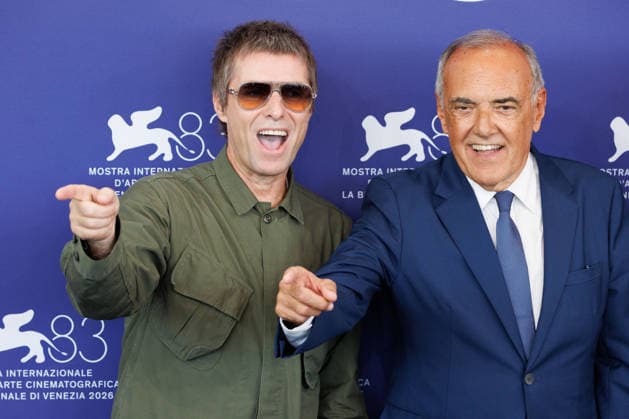 News - Oasis: Don t Look Back in Anger Photocall - The 83rd Venice International Film Festival VENICE, ITALY - SEPTEMBER 05: Liam Gallagher and Alberto Barbera attend the Oasis: Don t Look Back in Anger Photocall during the 83rd Venice International Film Festival at Palazzo del Casino on September 05, 2026 in Venice, Italy. Photo: Cinzia Camela. Lido di Venezia Palazzo del Casino Italy Copyright: xCinziaxCamelax xLiveMediax LPN_2644333