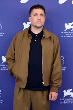 Dylan Southern beim Photocall zum Dokumentarfilm Oasis: Don t Look Back in Anger auf der Biennale di Venezia 2026 83. Internationale Filmfestspiele von Venedig im Palazzo del Casino. Venedig, 05.09.2026
