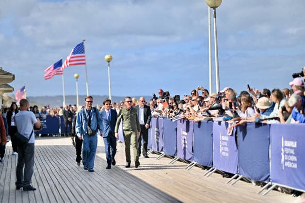 Deauville Ethan Hawke Photocall FC Ethan Hawke poses for the photographers after he unveiled his cabin sign as a tribute for her career along the Promenade des Planches at the 52nd Deauville American Film Festival on September 05, 2026 in Deauville, France. Photo by Franck Castel ABACAPRESS.COM Deauville  Copyright: xCastelxFranck ABACAx