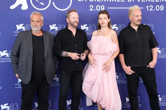 Luc Besson, Kiefer Sutherland, Ever Anderson und Barthelemy Grossmann beim Photocall zum Kinofilm Father Joe auf der Biennale di Venezia 2026 83. Internationale Filmfestspiele von Venedig im Palazzo del Casino. Venedig, 05.09.2026