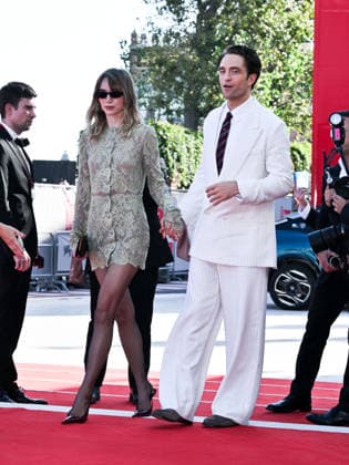 IPA88152259 - Venice, 83rd Venice International Film Festival 2026 - Night 4. Red carpet for the film Primetime. Pictured: Robert Pattinson, Suki Waterhouse  Copyright: xSimonexComix xPoolxPhotoxEventsx08x 88152259