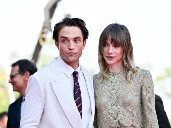 IPA88152153 - Venice, 83rd Venice International Film Festival 2026 - Night 4. Red carpet for the film Primetime. Pictured: Robert Pattinson, Suki Waterhouse  Copyright: xSimonexComix xPoolxPhotoxEventsx08x 88152153