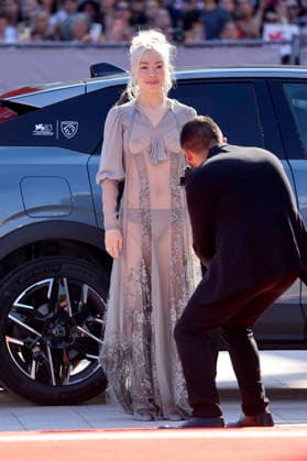 Phoebe Bridgers bei der Premiere des Kinofilms Primetime auf der Biennale di Venezia 2023 83. Internationale Filmfestspiele von Venedig im Palazzo del Cinema. Venedig, 05.09.2026