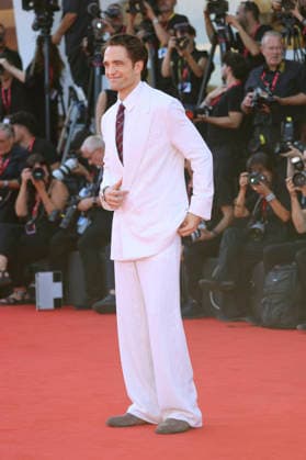 Robert Pattinson bei der Premiere des Kinofilms Primetime auf der Biennale di Venezia 2023 83. Internationale Filmfestspiele von Venedig im Palazzo del Cinema. Venedig, 05.09.2026