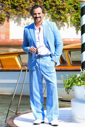Asier Etxeandia bei der Ankunft am Pier des Hotels Excelsior auf der Biennale di Venezia 2026 83. Internationale Filmfestspiele von Venedig. Venedig, 05.09.2026