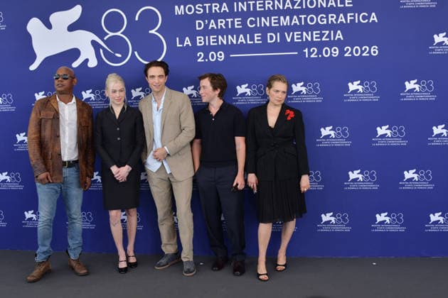 83rd Venice Film Festival Photocall 83rd Venice Film Festival Venice International Film Festival Photocall for the film *Primetime* 459439 September 5, 2026 Venice, Italy Pattinson, Robert; Bridgers, Phoebe; Wever, Merritt  Copyright: xThomasxBohlenx STAR_459439_052