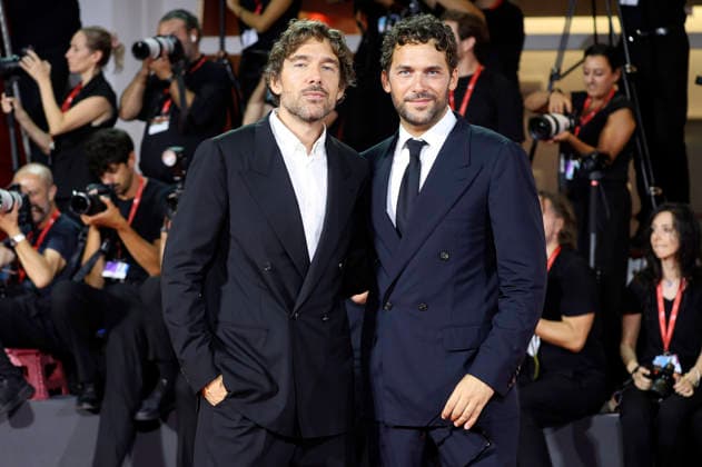 Alessandro Morelli und Luca Morelli bei der Premiere des Dokumentarfilms Oasis: Don t Look Back in Anger auf der Biennale di Venezia 2023 83. Internationale Filmfestspiele von Venedig im Palazzo del Cinema. Venedig, 05.09.2026