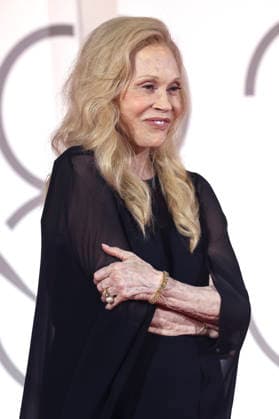Faye Dunaway bei der Premiere des Dokumentarfilms Oasis: Don t Look Back in Anger auf der Biennale di Venezia 2023 83. Internationale Filmfestspiele von Venedig im Palazzo del Cinema. Venedig, 05.09.2026