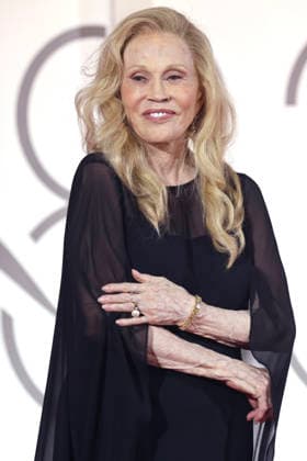 Faye Dunaway bei der Premiere des Dokumentarfilms Oasis: Don t Look Back in Anger auf der Biennale di Venezia 2023 83. Internationale Filmfestspiele von Venedig im Palazzo del Cinema. Venedig, 05.09.2026