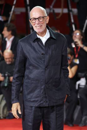 Gabriele Salvatores bei der Premiere des Dokumentarfilms Oasis: Don t Look Back in Anger auf der Biennale di Venezia 2023 83. Internationale Filmfestspiele von Venedig im Palazzo del Cinema. Venedig, 05.09.2026