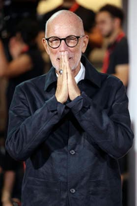 Gabriele Salvatores bei der Premiere des Dokumentarfilms Oasis: Don t Look Back in Anger auf der Biennale di Venezia 2023 83. Internationale Filmfestspiele von Venedig im Palazzo del Cinema. Venedig, 05.09.2026