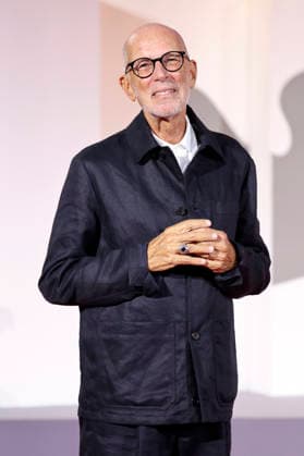 Gabriele Salvatores bei der Premiere des Dokumentarfilms Oasis: Don t Look Back in Anger auf der Biennale di Venezia 2023 83. Internationale Filmfestspiele von Venedig im Palazzo del Cinema. Venedig, 05.09.2026