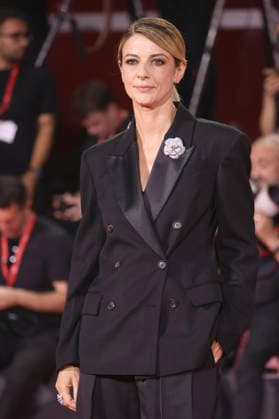 Barbara Ronchi bei der Premiere des Dokumentarfilms Oasis: Don t Look Back in Anger auf der Biennale di Venezia 2023 83. Internationale Filmfestspiele von Venedig im Palazzo del Cinema. Venedig, 05.09.2026