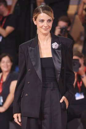 Barbara Ronchi bei der Premiere des Dokumentarfilms Oasis: Don t Look Back in Anger auf der Biennale di Venezia 2023 83. Internationale Filmfestspiele von Venedig im Palazzo del Cinema. Venedig, 05.09.2026