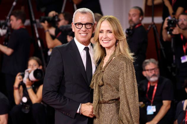 Matthew Walden und Dana Walden bei der Premiere des Dokumentarfilms Oasis: Don t Look Back in Anger auf der Biennale di Venezia 2023 83. Internationale Filmfestspiele von Venedig im Palazzo del Cinema. Venedig, 05.09.2026