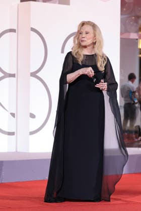Faye Dunaway - The 83rd Venice International Film Festival Faye Dunaway receives the Italian KinÃ o Award for Lifetime Achievement during the 83rd Venice International Film Festival at Sala Grande on September 05, 2026 in Venice, Italy.  Copyright: xKazukoxWakayamax