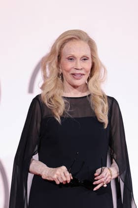 Faye Dunaway - The 83rd Venice International Film Festival Faye Dunaway receives the Italian KinÃ o Award for Lifetime Achievement during the 83rd Venice International Film Festival at Sala Grande on September 05, 2026 in Venice, Italy.  Copyright: xKazukoxWakayamax