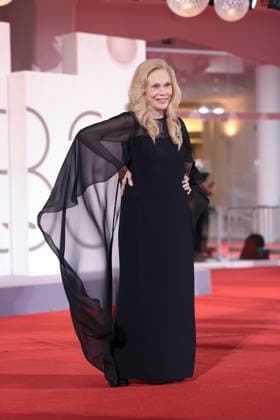 Faye Dunaway - The 83rd Venice International Film Festival Faye Dunaway receives the Italian KinÃ o Award for Lifetime Achievement during the 83rd Venice International Film Festival at Sala Grande on September 05, 2026 in Venice, Italy.  Copyright: xKazukoxWakayamax