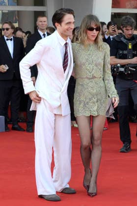 Robert Pattinson und Suki Waterhouse bei der Premiere des Kinofilms Primetime auf der Biennale di Venezia 2023 83. Internationale Filmfestspiele von Venedig im Palazzo del Cinema. Venedig, 05.09.2026