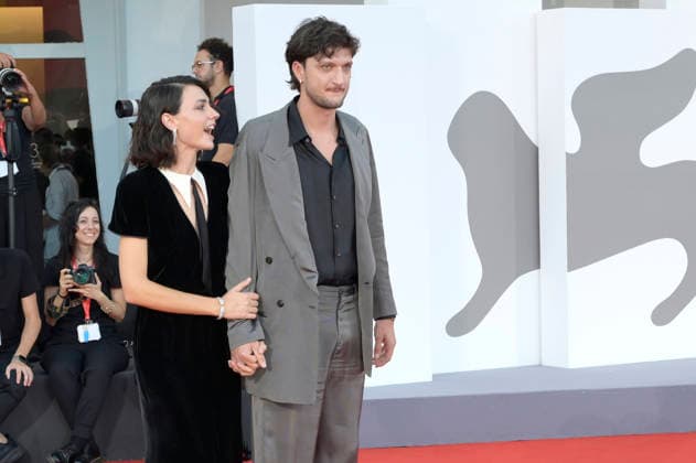 Romana Maggiora Vergano und Andrea Lattanzi bei der Premiere des Kinofilms SuccederÃ questa notte auf der Biennale di Venezia 2023 83. Internationale Filmfestspiele von Venedig im Palazzo del Cinema. Venedig, 05.09.2026