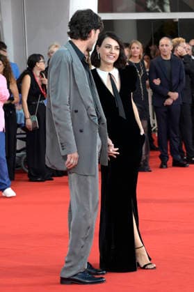 Andrea Lattanzi und Romana Maggiora Vergano bei der Premiere des Kinofilms SuccederÃ questa notte auf der Biennale di Venezia 2023 83. Internationale Filmfestspiele von Venedig im Palazzo del Cinema. Venedig, 05.09.2026